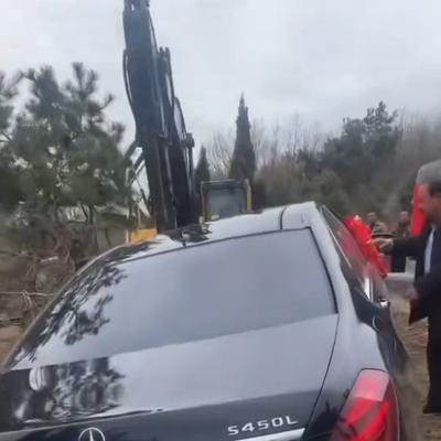 摄影师不可说：用奔驰豪车陪葬居然发生在现