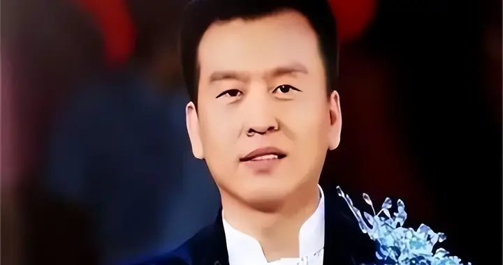 曾经的央视名嘴，如今却妻离子散，今年61岁的他正式迎来退休生活