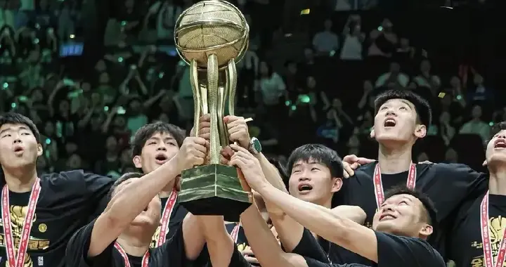 广东省实新赛季新阵容绝杀精英联队，超新星加入或助球队卫冕