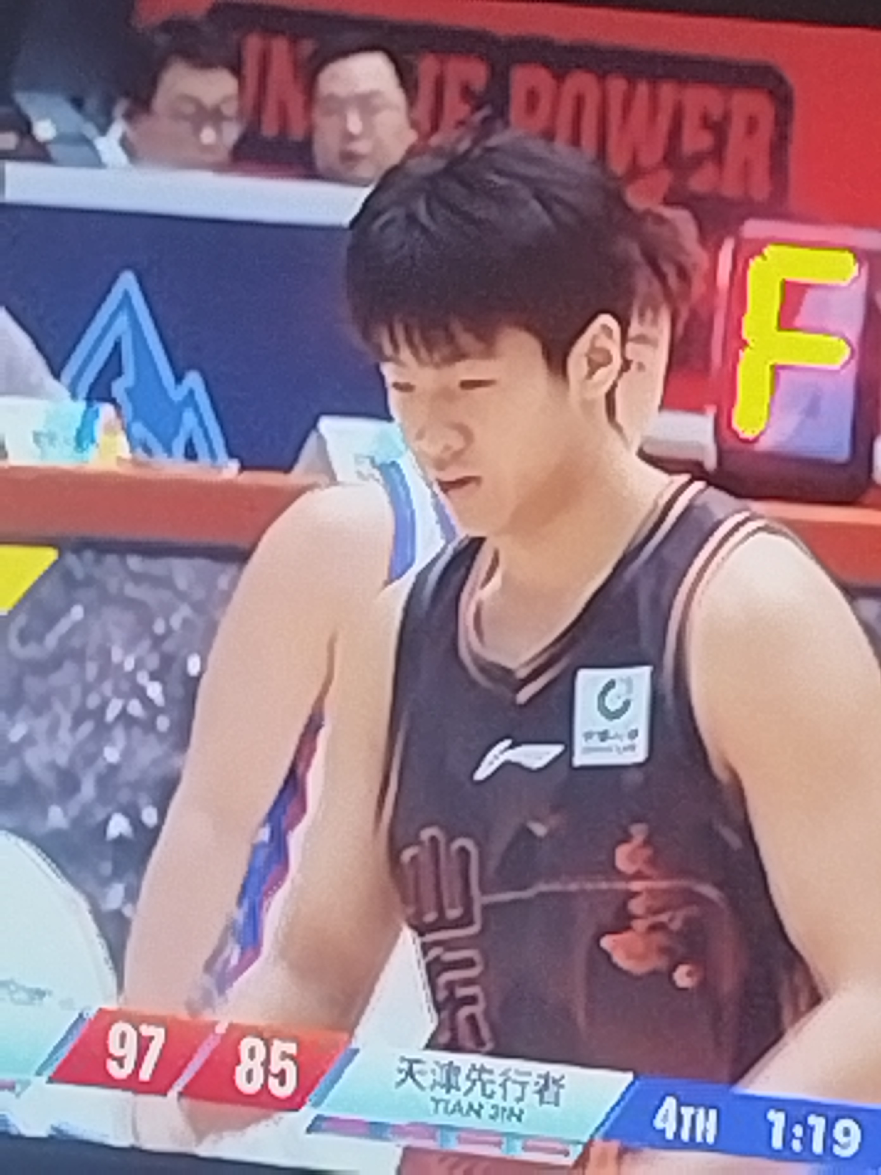 昨晚CBA有四场大败让你意想不到。 第一场。四川主场49:91惨败浙江...