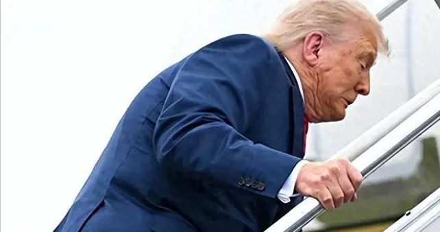 不到48小时，特朗普身体传噩耗，34国军方高官集合，对英紧急改口