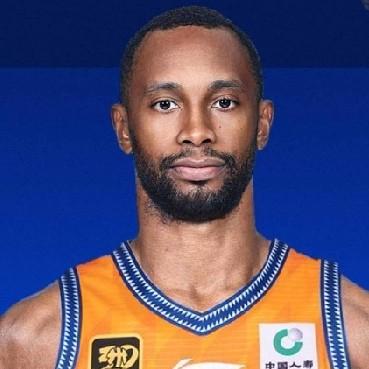 爱体育的笨小孩：新一轮CBA联赛的赛场上