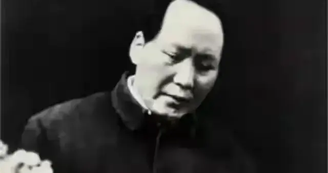 他是红军最高指挥官，前往苏联神秘失踪，建国后主席仍不忘寻找