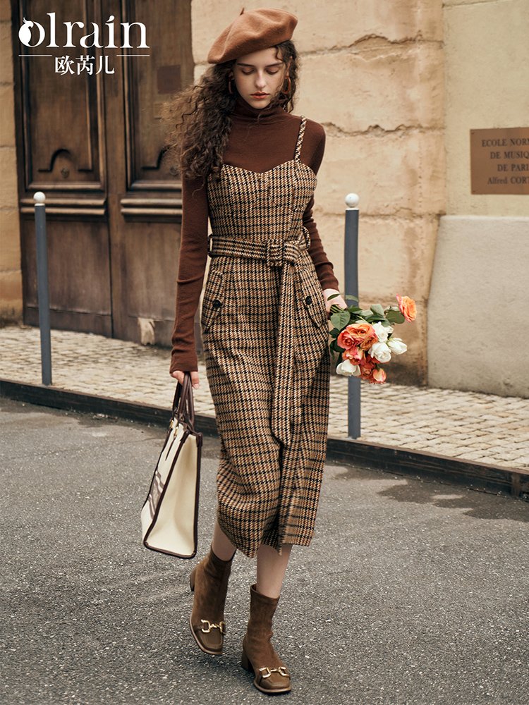 传承优雅气质！复古咖色吊带连衣裙