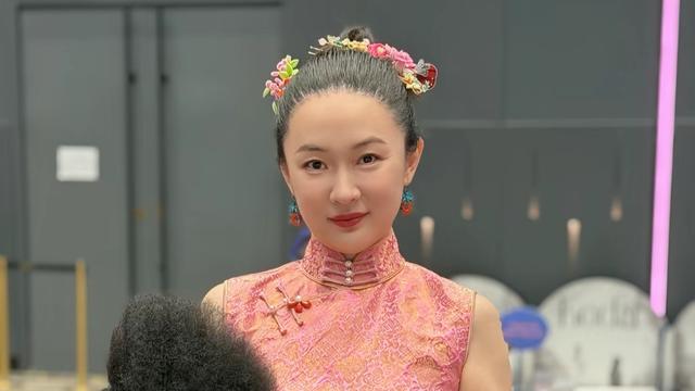 娱圈大瓜：霍思燕没在娱乐圈混了， 开始混