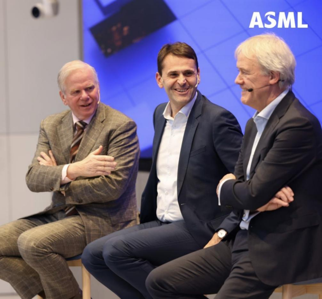 ASML高管：早就听闻中国研发光刻机，但他们现在还是拿不出设备来