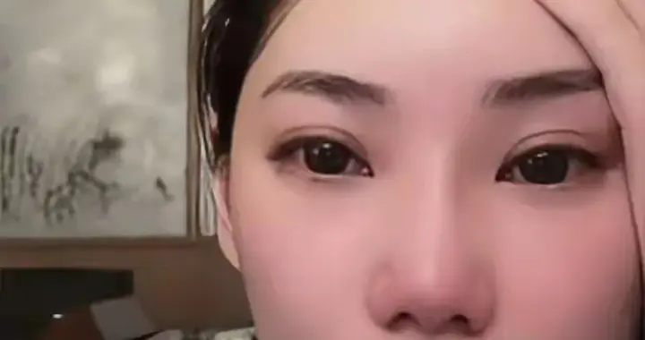 马筱梅深夜直播眼睛哭肿，自称想退网，黑粉发私信连汪宝儿都诅咒