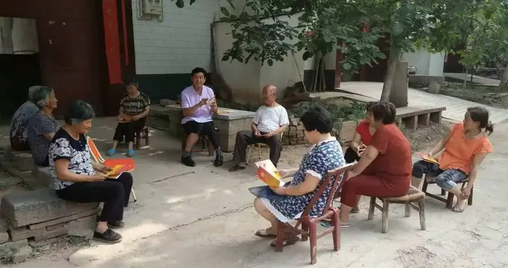 别端架子！一个村官最值钱的本事，就这八个字