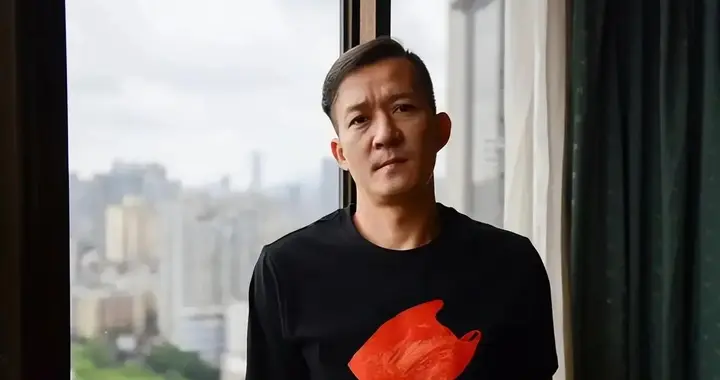 内娱最随便组合，比赛穿拖鞋，演出去乡下，撕破了娱乐圈的假精致