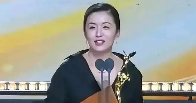 《繁花》背后有新闻，一段录音让王家卫和秦雯人设崩塌