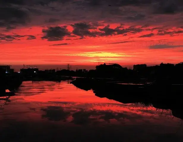 看《血色浪漫》，品李奎勇“有罪”。