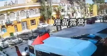 车内留宿收150元过夜费后续：酒店老板赔1050后，怒揭真相