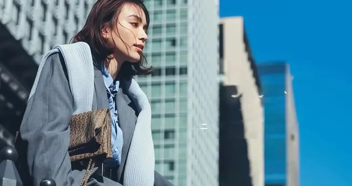 九分裤+运动鞋=今春最火的穿搭，时髦随性不说，还很舒适