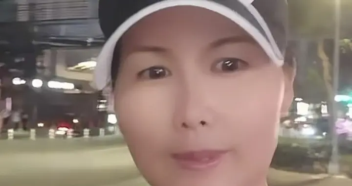 小杨阿姨带玥儿箖箖逛夜市，马筱梅回京有十天，带娃返程不容易