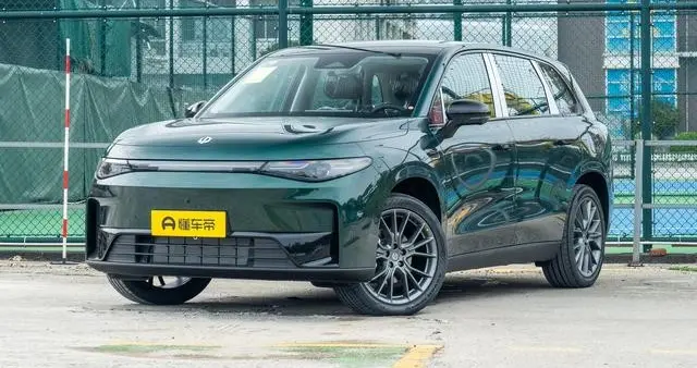 零跑C10增程式210悦享版：动力省油，配置拉满，家用选它不后悔