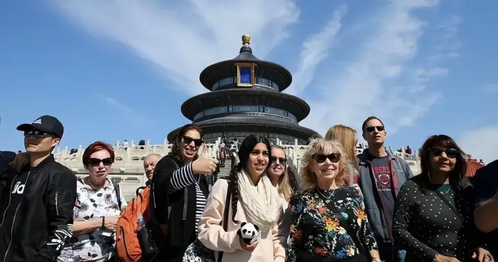 美国媒体刻意抹黑中国，特朗普儿媳访华1趟改口，这反差绝了？