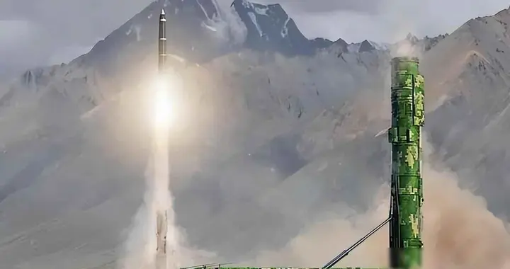 难怪美国不敢轻举妄动！东风41的实力，反导根本拦不住