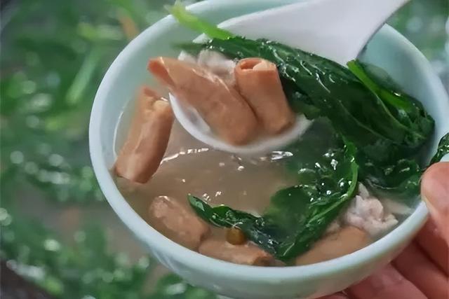 “百病不离肝”，肝脏喜欢的一道菜，每周吃一次，清热解毒还养肝