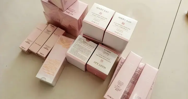 看看我的女神节消费理性吗？三千七百多元的护肤品！