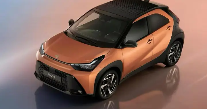 2026款丰田Aygo X，小巧动感，搭载1.0L混动，停车很方便