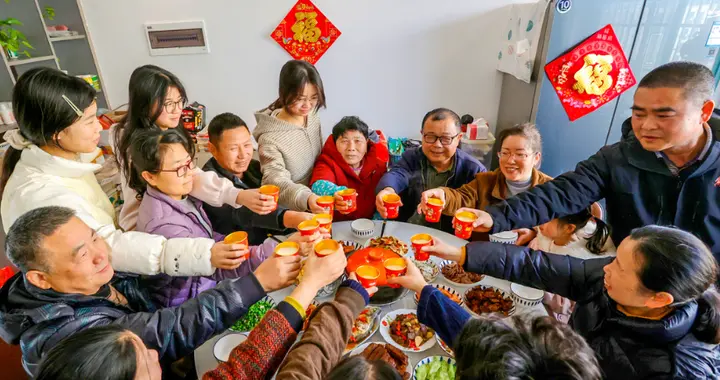 社会奇怪现象：越是子女没有本事的家庭，父母晚年反而越热闹