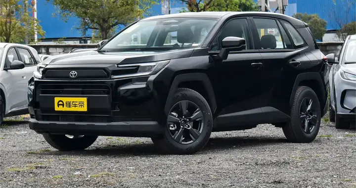 家用SUV如何选？深度体验2026款RAV4荣放省、值、好开 硬 实 力