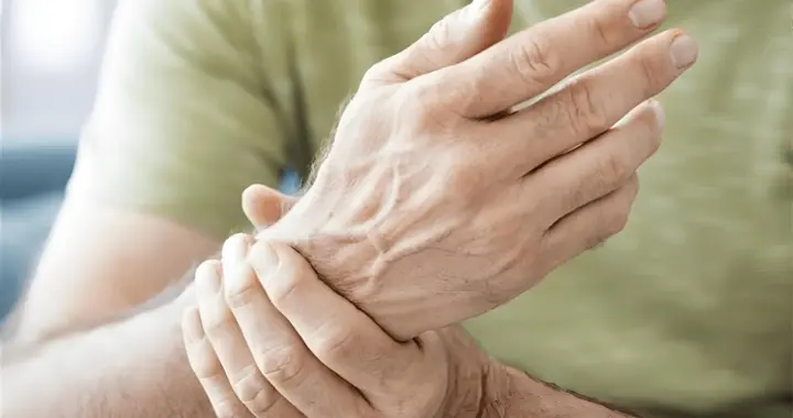 一到冬天关节疼到爬楼难？协和专家 4 招，7 天缓解少反复！