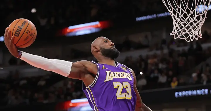 湖人复仇！詹姆斯连创5大NBA神迹，东契奇队史第一，八村塁轰23分