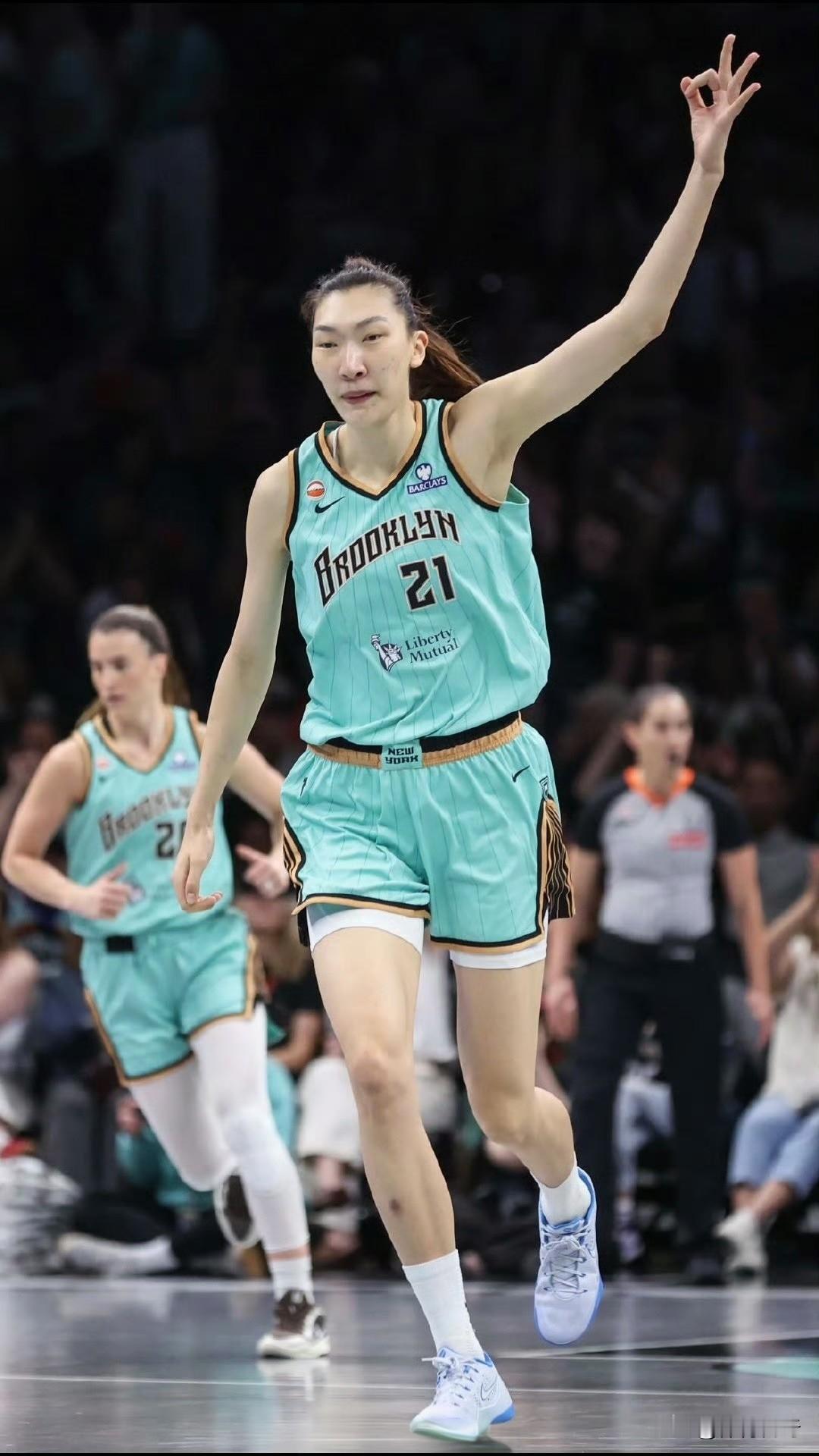 2026赛季WNBA共有3名中国球员在阵，韩旭和李月汝表现最为亮眼，新...