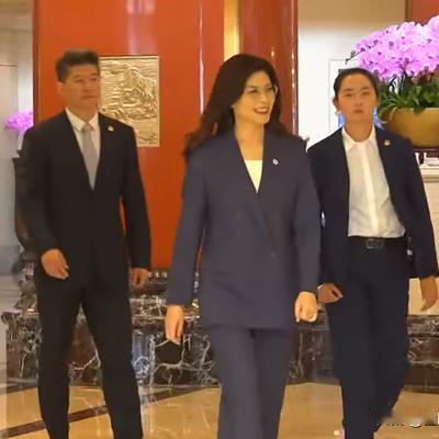 金瓯一统：乘车赴人民大会堂 郑丽文笑称