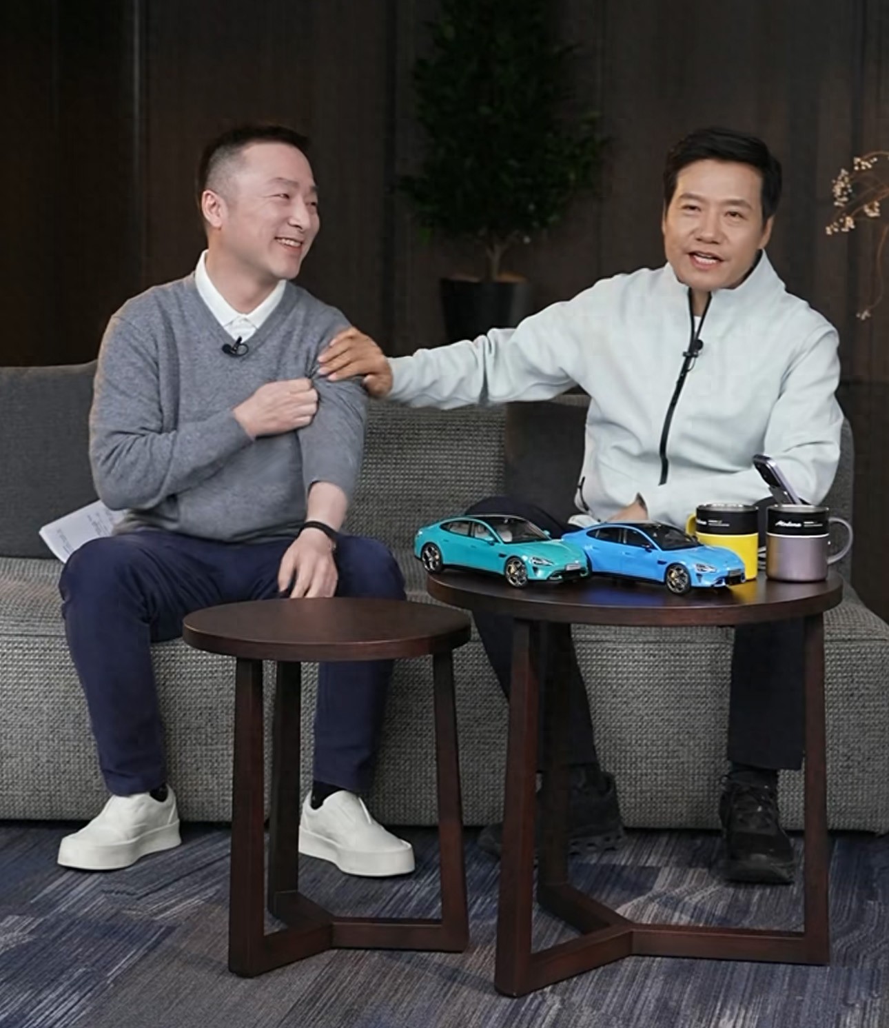 雷军直播：新一代SU7真涨价但“炸裂”！KOL风波触及小米底线