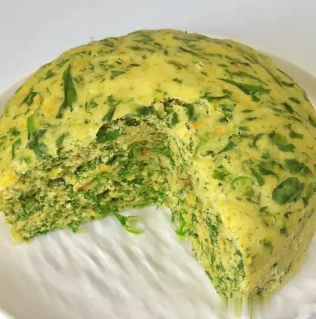 胡萝卜菠菜玉米面蒸糕，减肥主食这样吃瘦太快（内附做法）