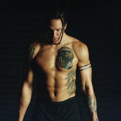 煮酒论体育： 阿龙·