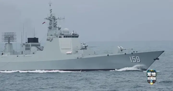 三代同框！第34艘052DL“日喀则”舰官宣，与055、052C共练深蓝