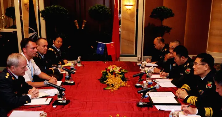 全球三场大战已同时开打，北约请解放军上门有大事要谈？