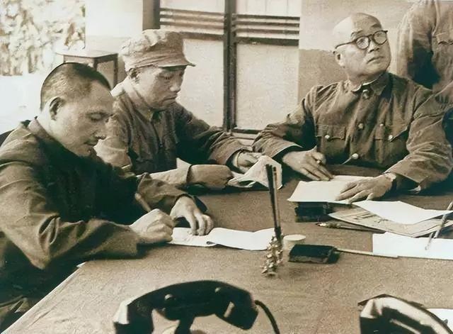 灭黄维兵团：中野七大纵队司令全都参战，为何说陈赓是头号功臣？