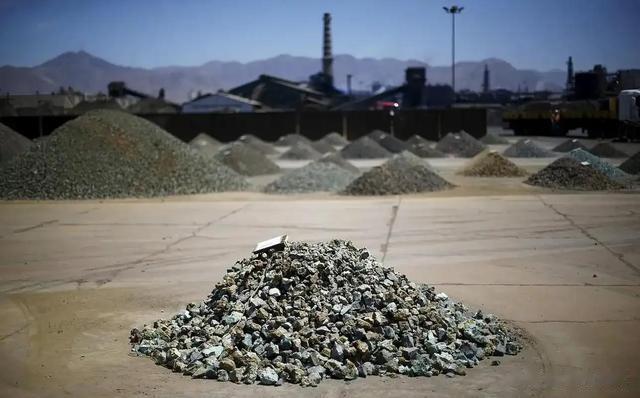 中方动真格，美没牌打了，开始回收旧硬盘换稀土？马斯克求上中国