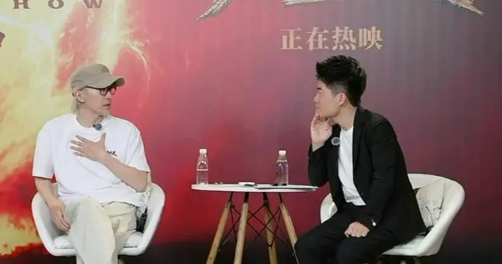 董宇辉对话周星驰 访谈表现引发全网争议