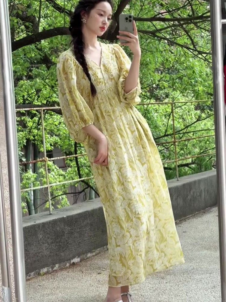 独特漂亮绝美气质高级感连衣裙女2025年夏季新款今年流行爆款裙子
