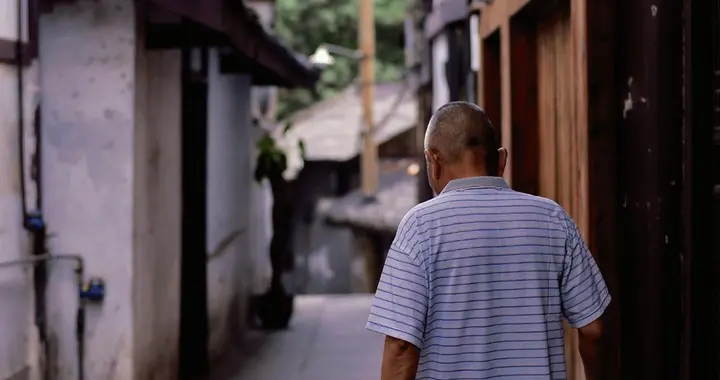 回老家住了两个月，老父亲的退休生活，让我看到了很多老人的悲哀