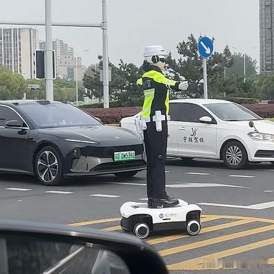 蓝天白云1314：这也太酷了!近日，江苏