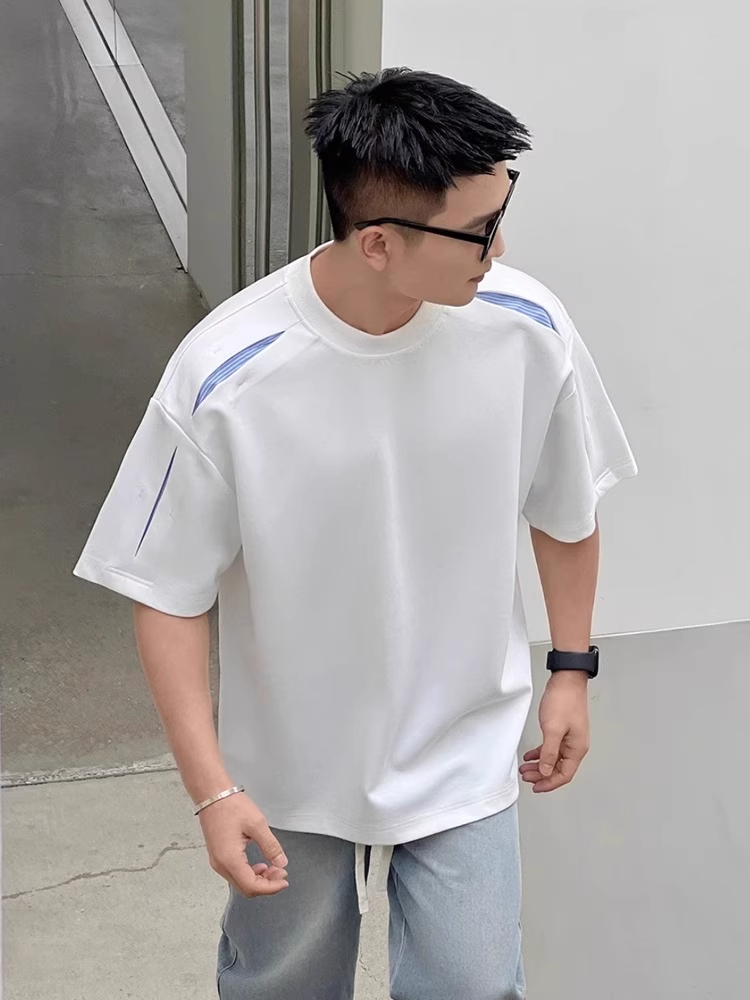 22号穿搭白色条纹解构拼接正肩短袖男美式