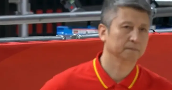 险翻车！中国男篮87-78沙特进四强，廖三宁30分，这状态打日韩悬