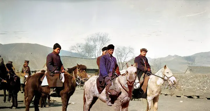 1914年，一个美国人骑着白马，前往张家口，拍到沿途17处罕见景观