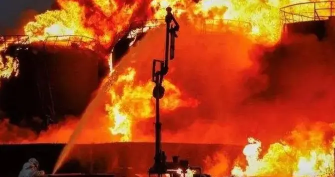 寒夜无灯！俄大规模空袭致乌全境停摆，平民何辜？