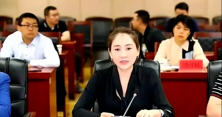 90 万美元回扣搞垮常州首富！430 亿身家，栽在了一个美女总裁手上