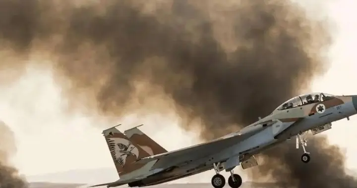 6万美元导弹打穿1亿美元战机！美军F-35神话彻底破灭