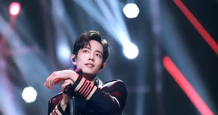 2025微博之夜炸场！顶流同框、科技破圈，这一夜藏着内娱最真实