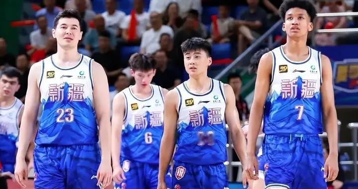 残阵爆冷掀翻广东！新疆19岁双星轰17分，阿不都致命抢断定乾坤
