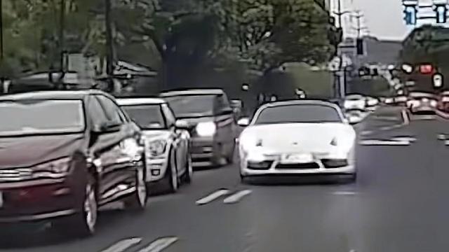 一块小石头：“下次不要被我碰到，绝对把你